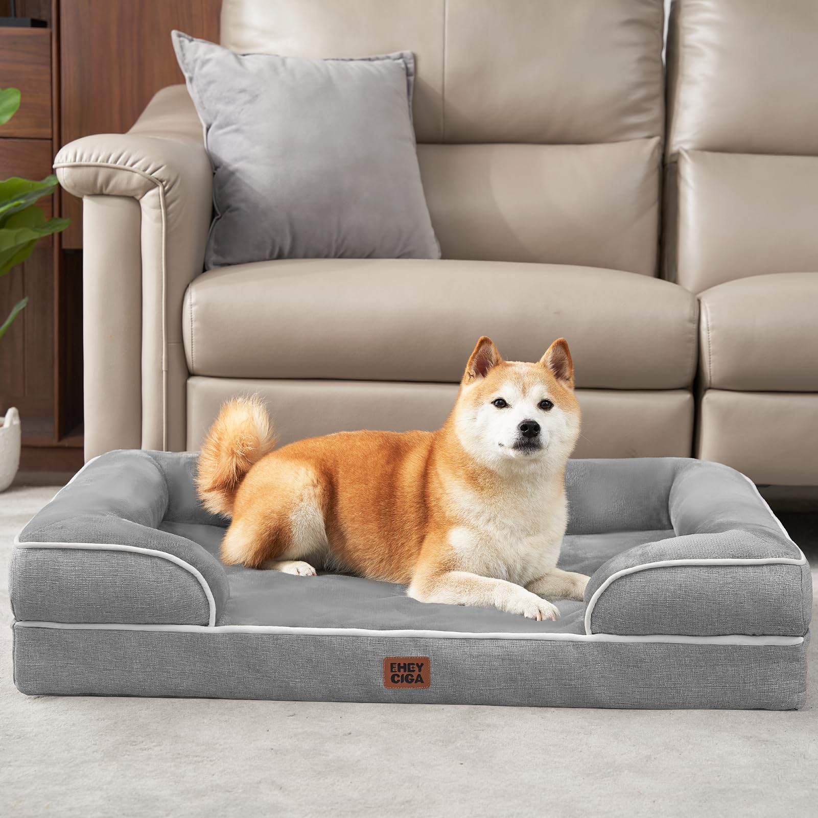 EHEYCIGA bed placed on floor demonstrates stable non-slip bottom.