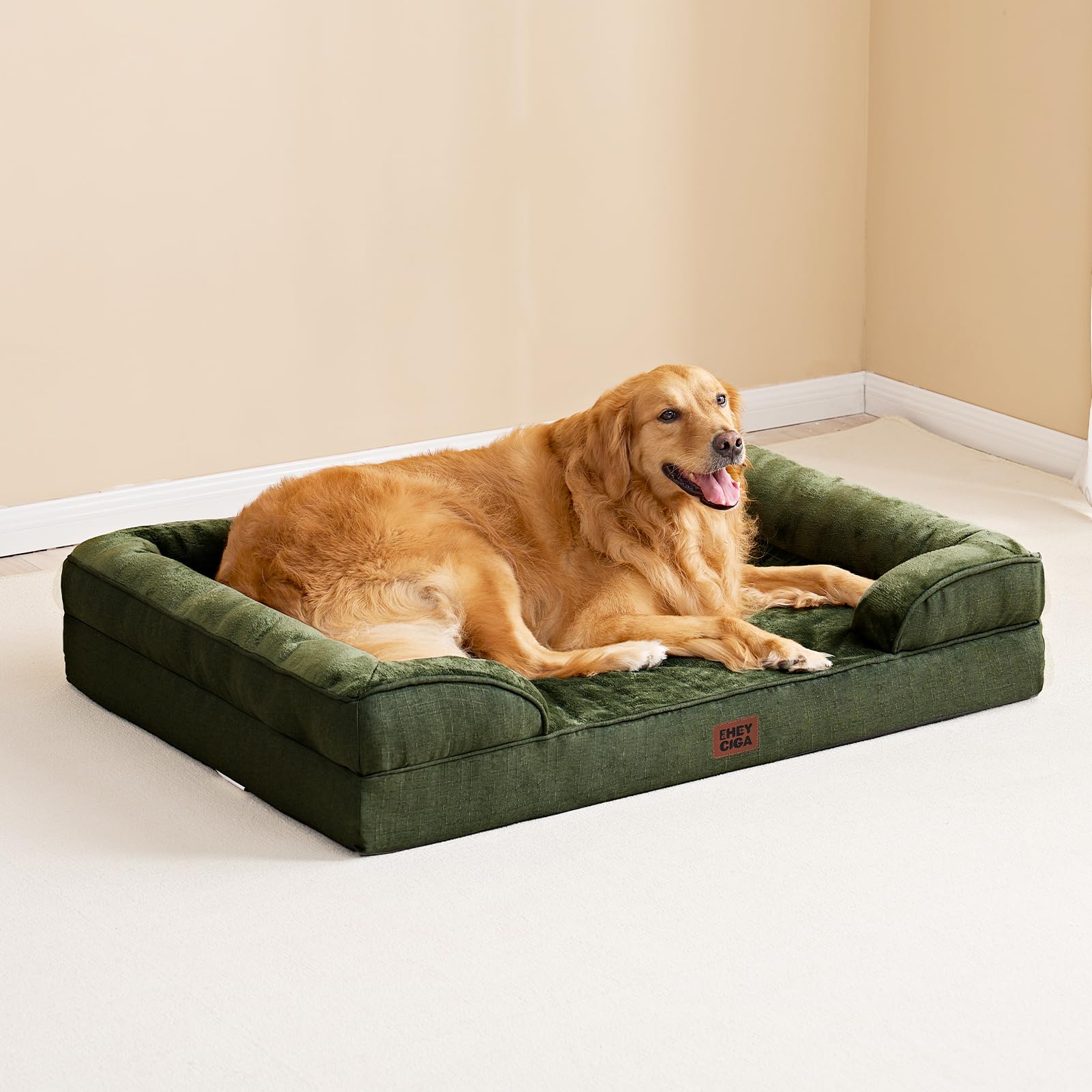 EHEYCIGA in-use image shows a content dog enjoying space and support