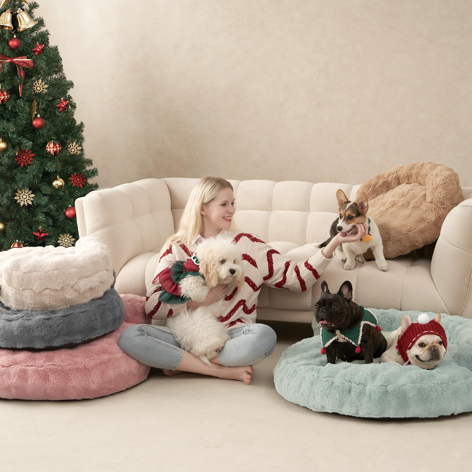 EHEYCIGA round bed sits comfortably in a living room