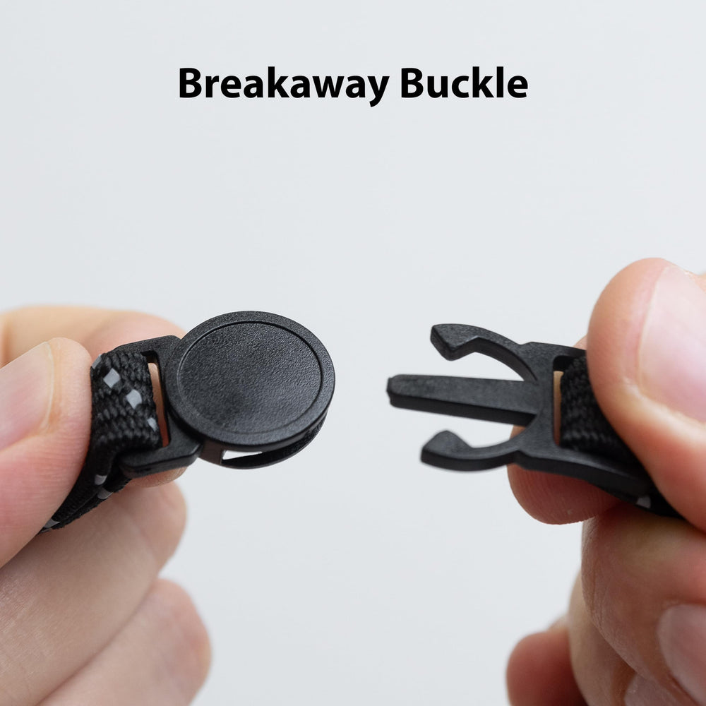 Elevation Lab TagVault AirTag Cat Collar Breakaway: easy assembly behind the collar.