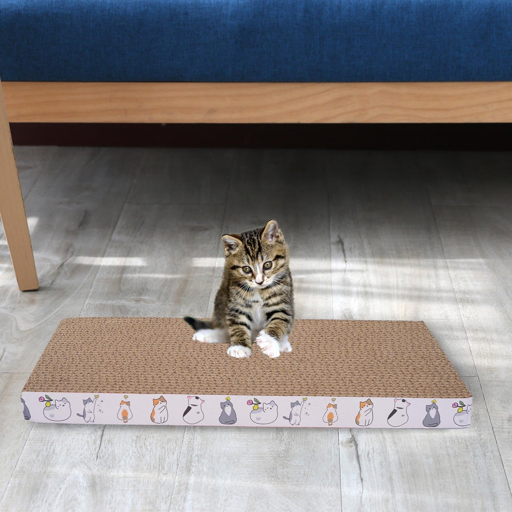 Engelalike sofa-protection benefit with cat scratching board.