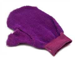Epona Ulta-Mitt used for wet bathing to lift dirt and leave a silky coat.