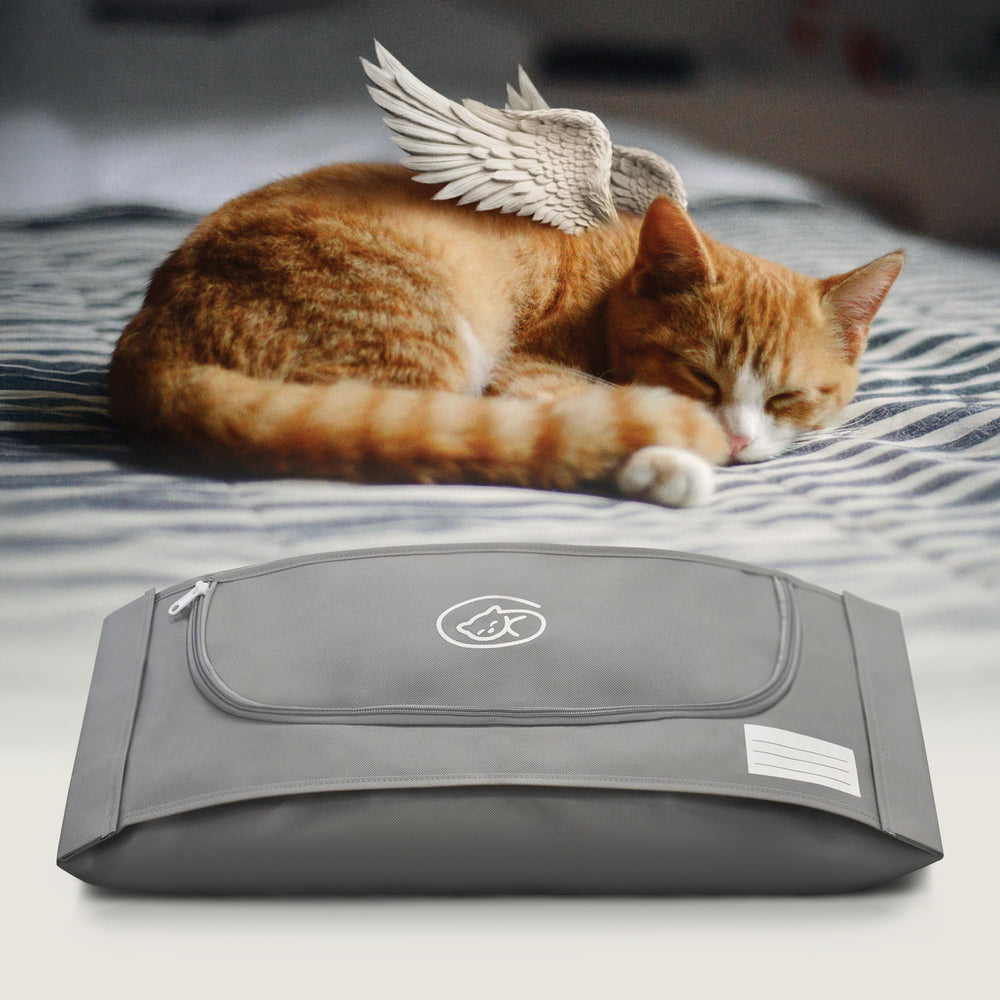 EUTHABAG Snuggle Bag for small pets — dignified farewell close-up with a secure zipper.