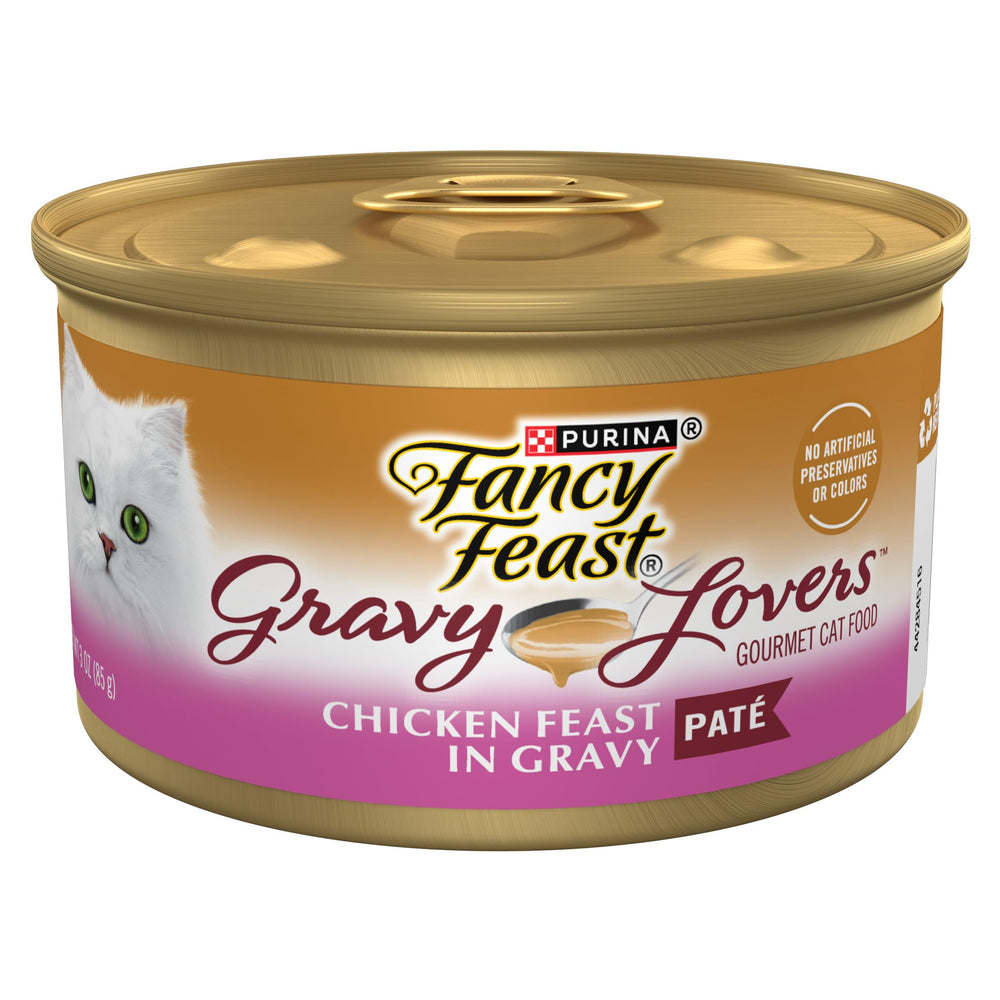 Fancy Feast Gravy Lovers chicken pâté in gravy close-up, smooth texture for a satisfying cat meal