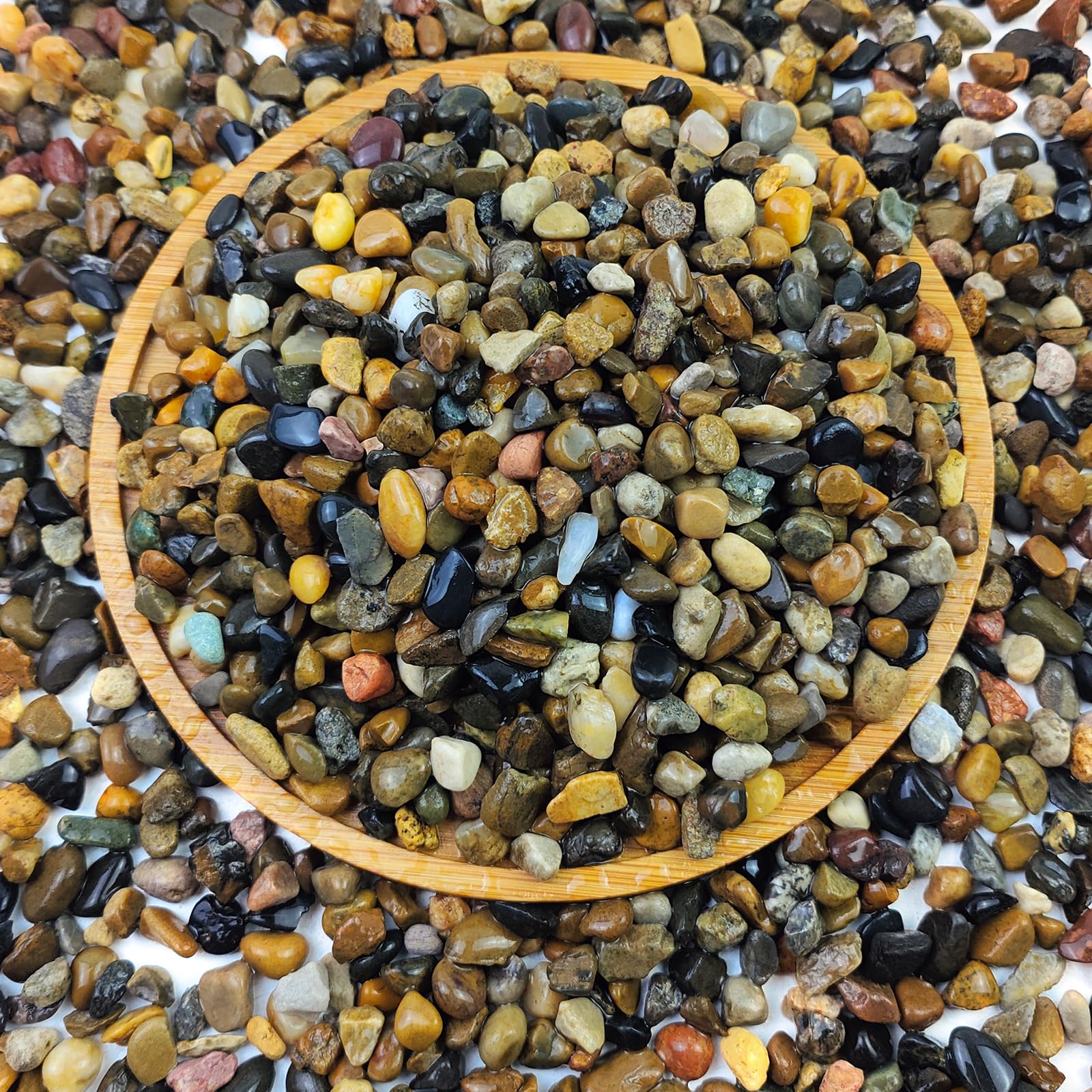 FANTIAN 20 lbs natural fish tank gravel enhances aquarium realism and ease of maintenance.
