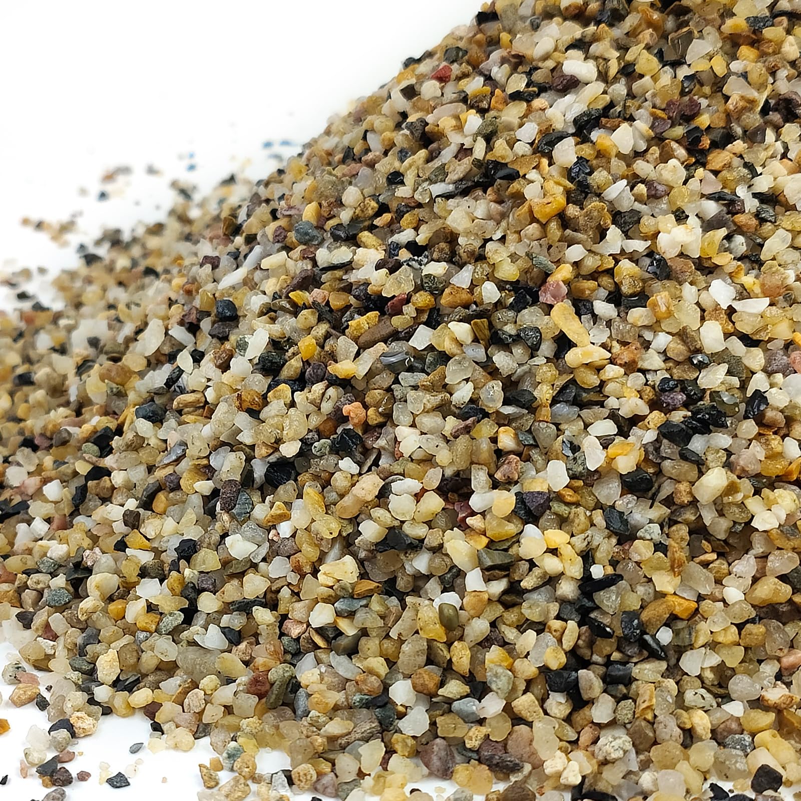FANTIAN 5 lbs fish tank sand, fine 1/16 inch granules, ideal for tidy aquarium substrate.