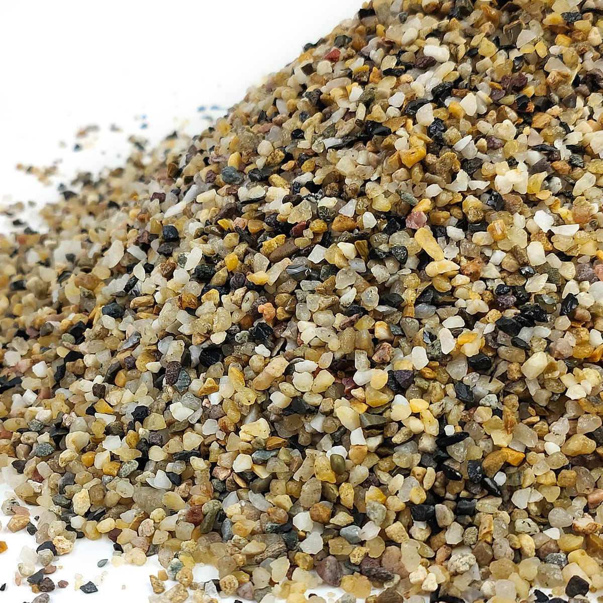 FANTIAN 5 lbs fish tank sand, fine 1/16 inch granules, ideal for tidy aquarium substrate.