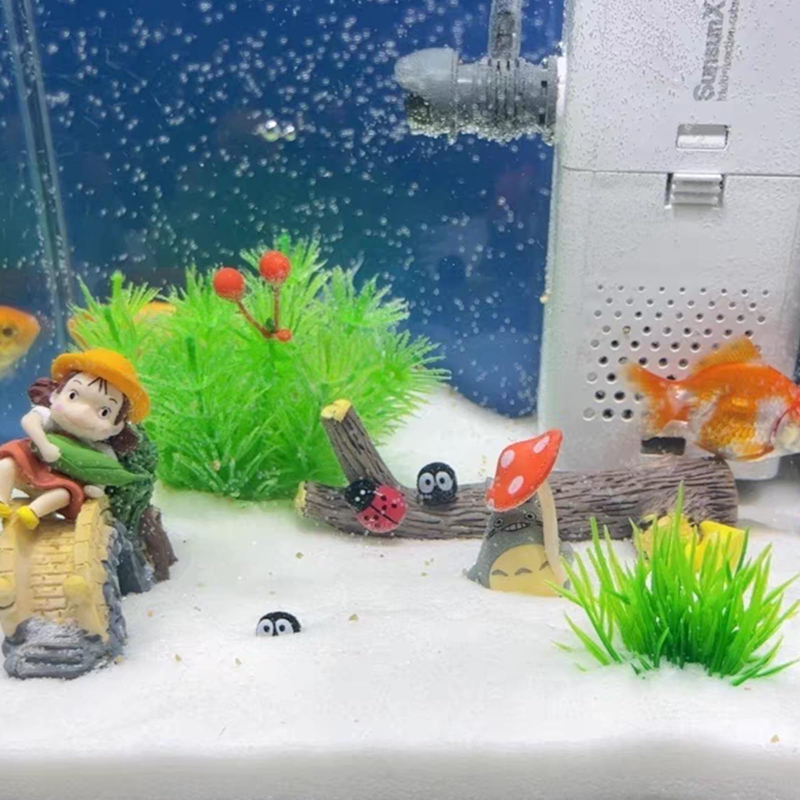 FANTIAN sand for betta tanks offers smooth grains and stable bottom surface.