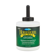 Farnam Horseshoer’s Secret bottle pour enables quick hoof care and moisture delivery