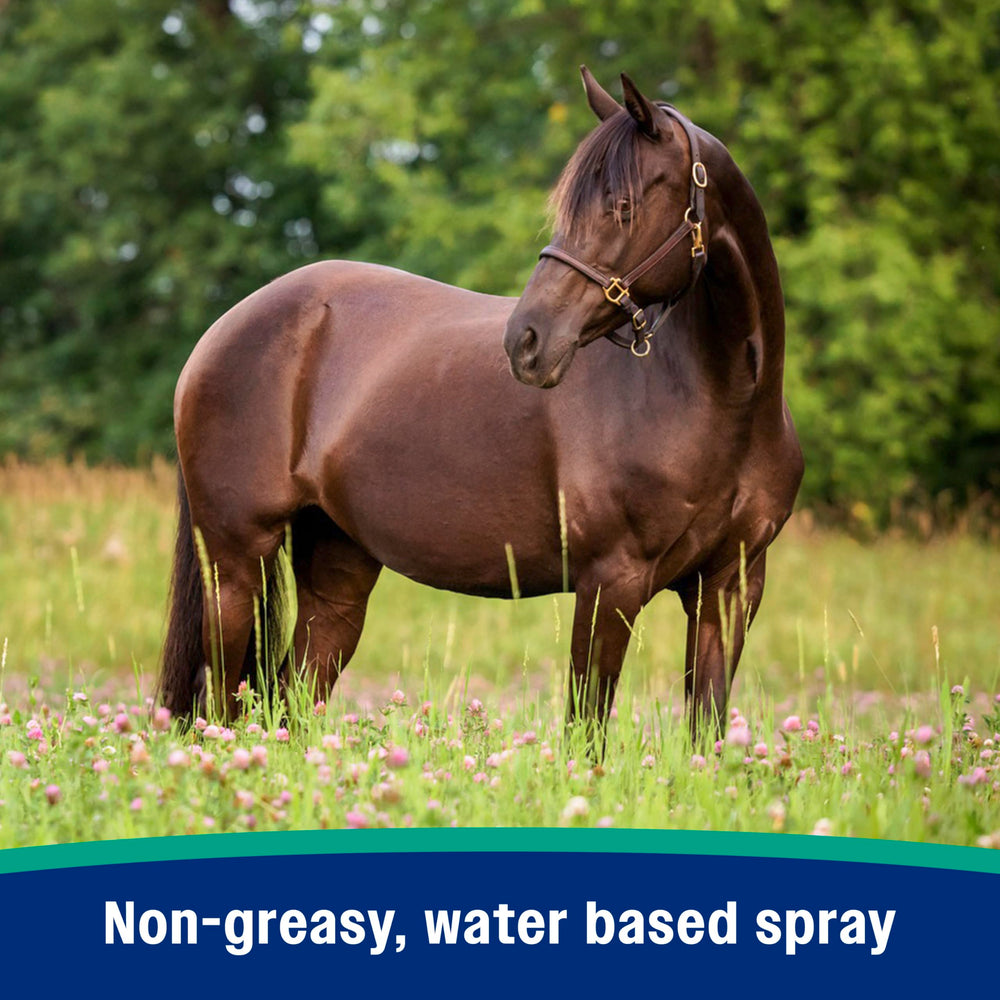 Concentrate bottle of Farnam Nature’s Defense for mixing with water