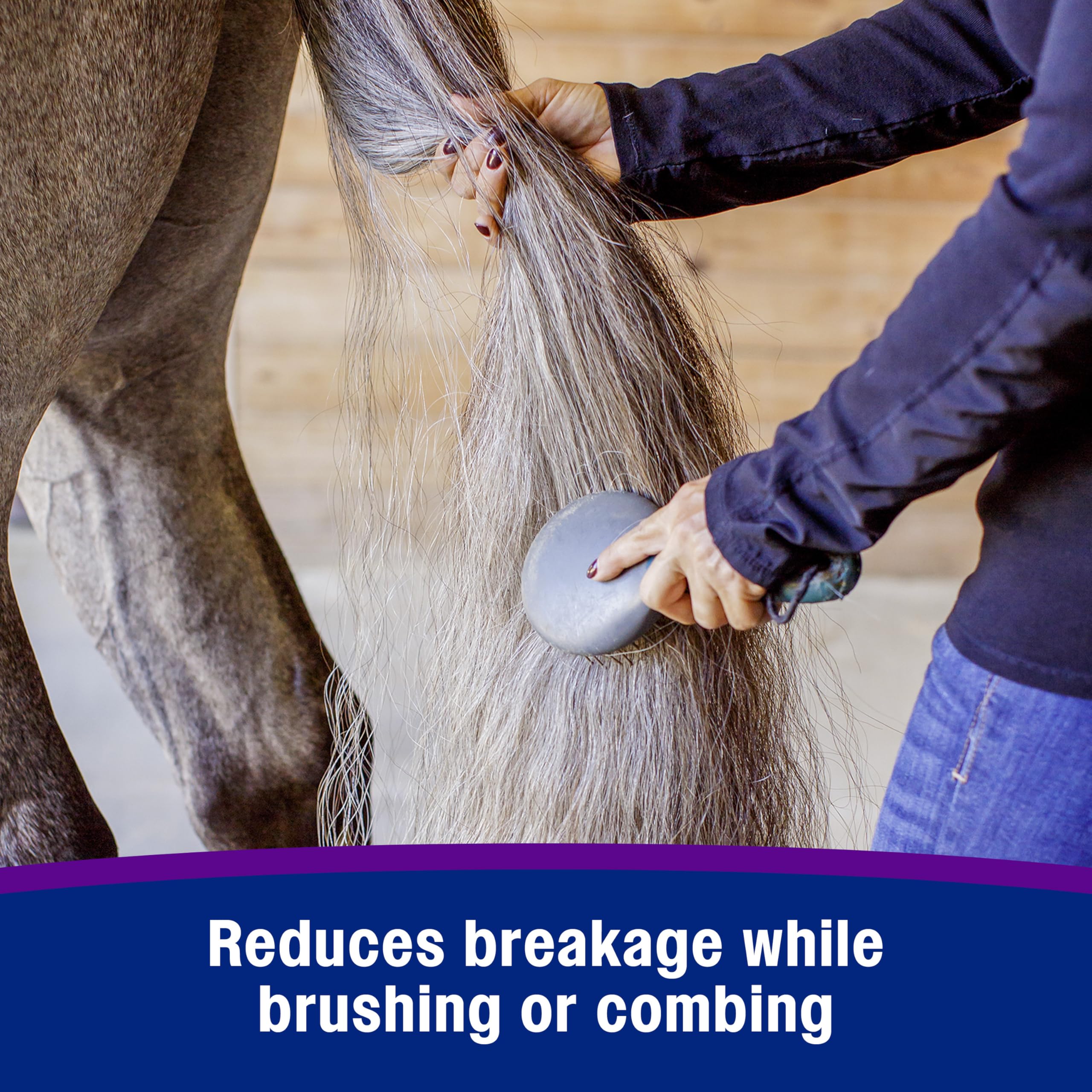 Farnam Vetrolin tail detangling action during grooming