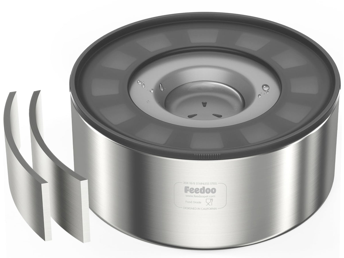 Feedoo 2L no-spill dog water bowl; keeps hydration mess-free.