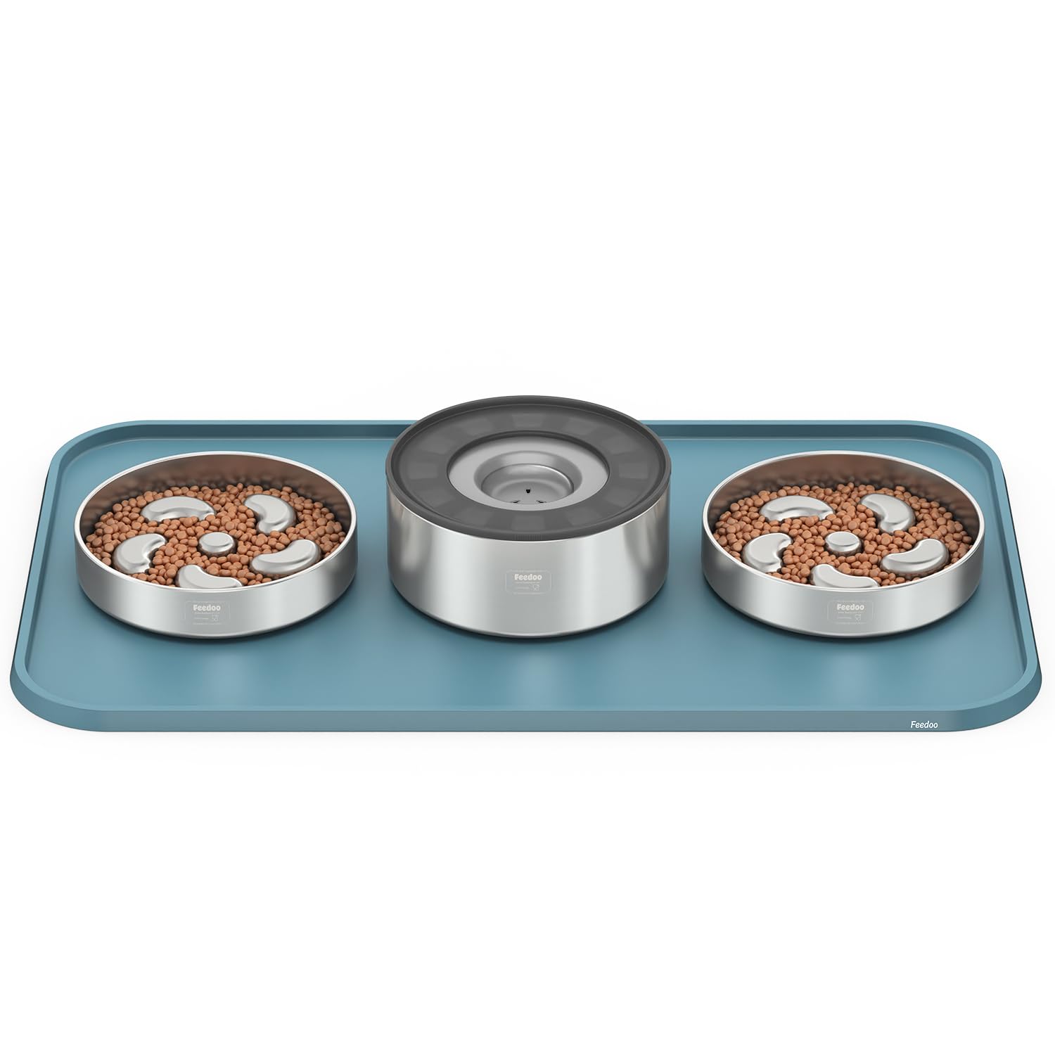 Feedoo floor-protecting mat catches spills and splashes during feeding.