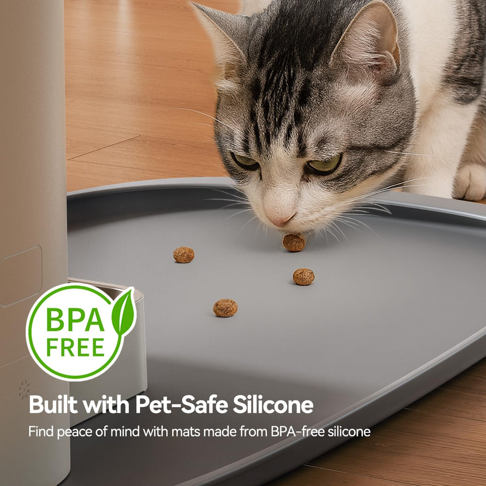 FEELNEEDY spill-trap waterproof mat protects floors during meals.
