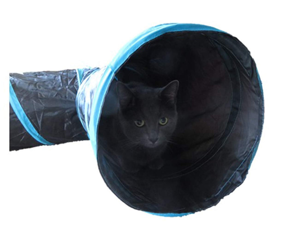 Feline Ruff extra-wide 12-inch opening accommodates large cats and small dogs.