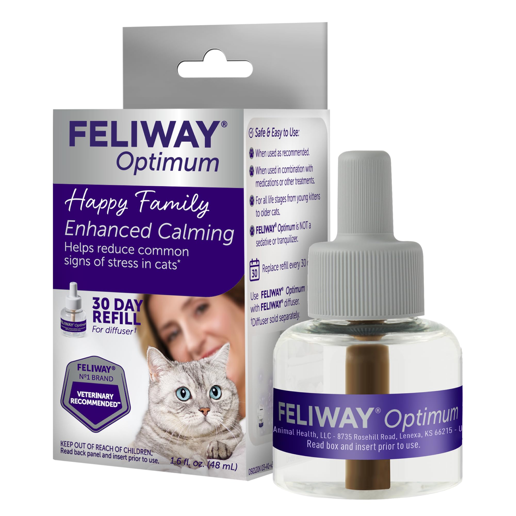 FELIWAY Optimum diffuser setup calms a cat in the living room.