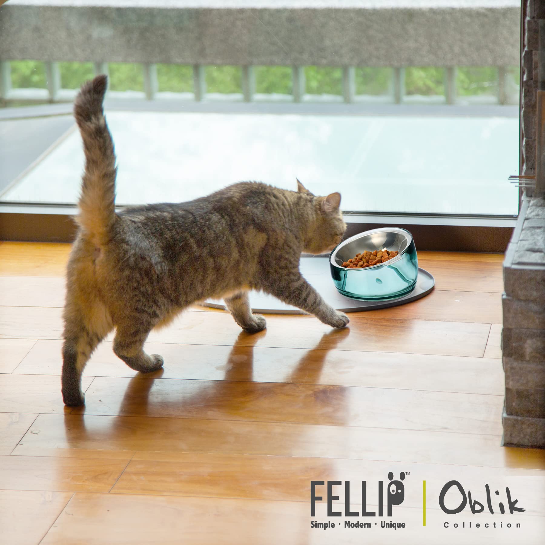Felli Oblik durable metal plate blends aesthetics with resilience.