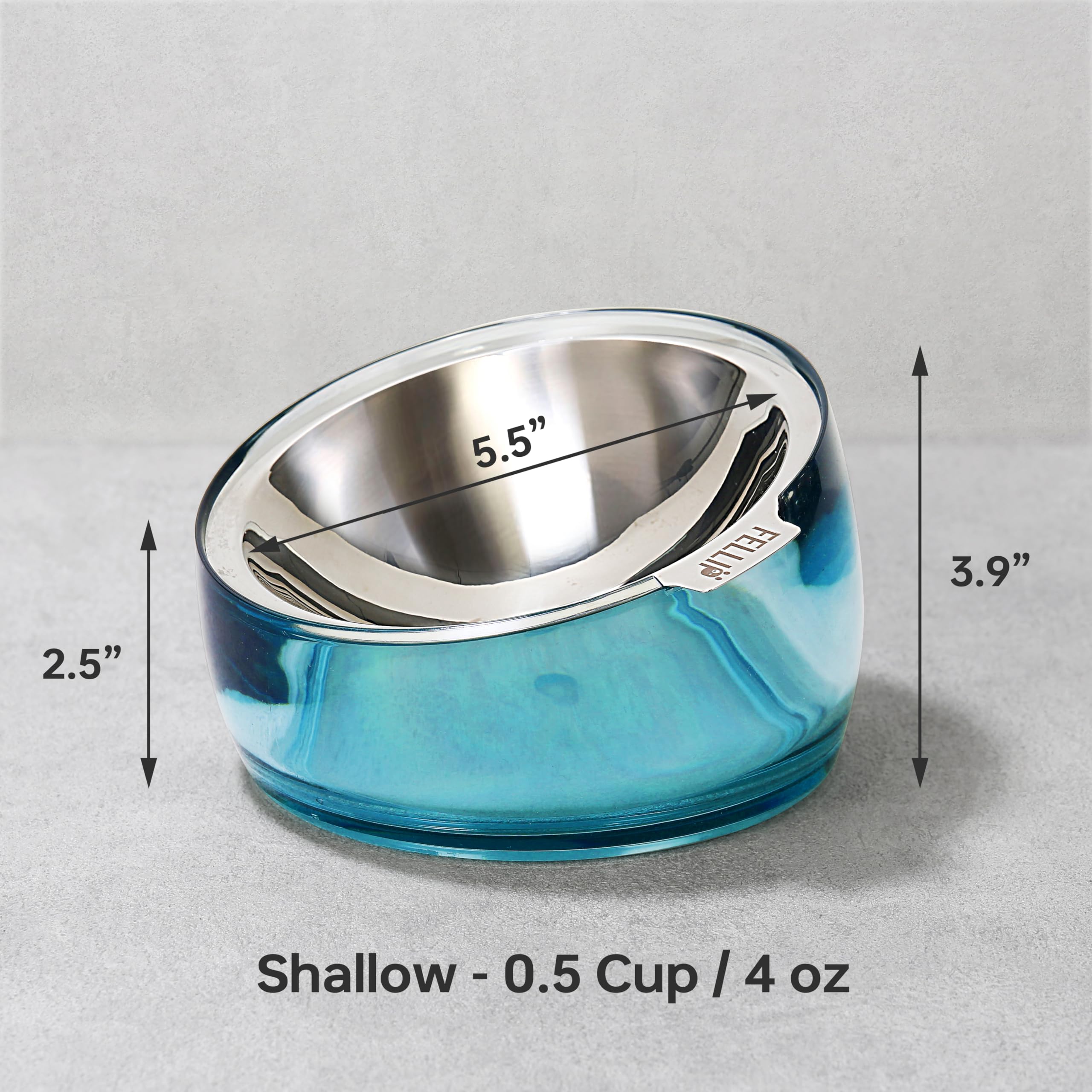 Felli Oblik flat, wide design helps prevent overfeeding and spills.