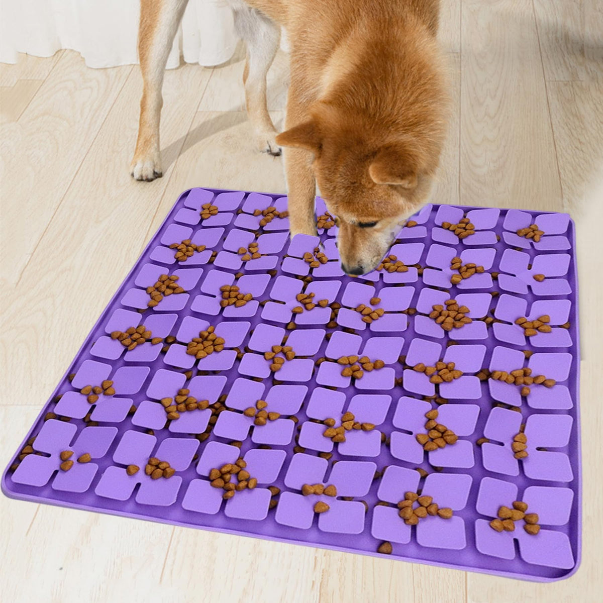 Femont silicone snuffle mat for large dogs promotes slow feeding and enrichment.