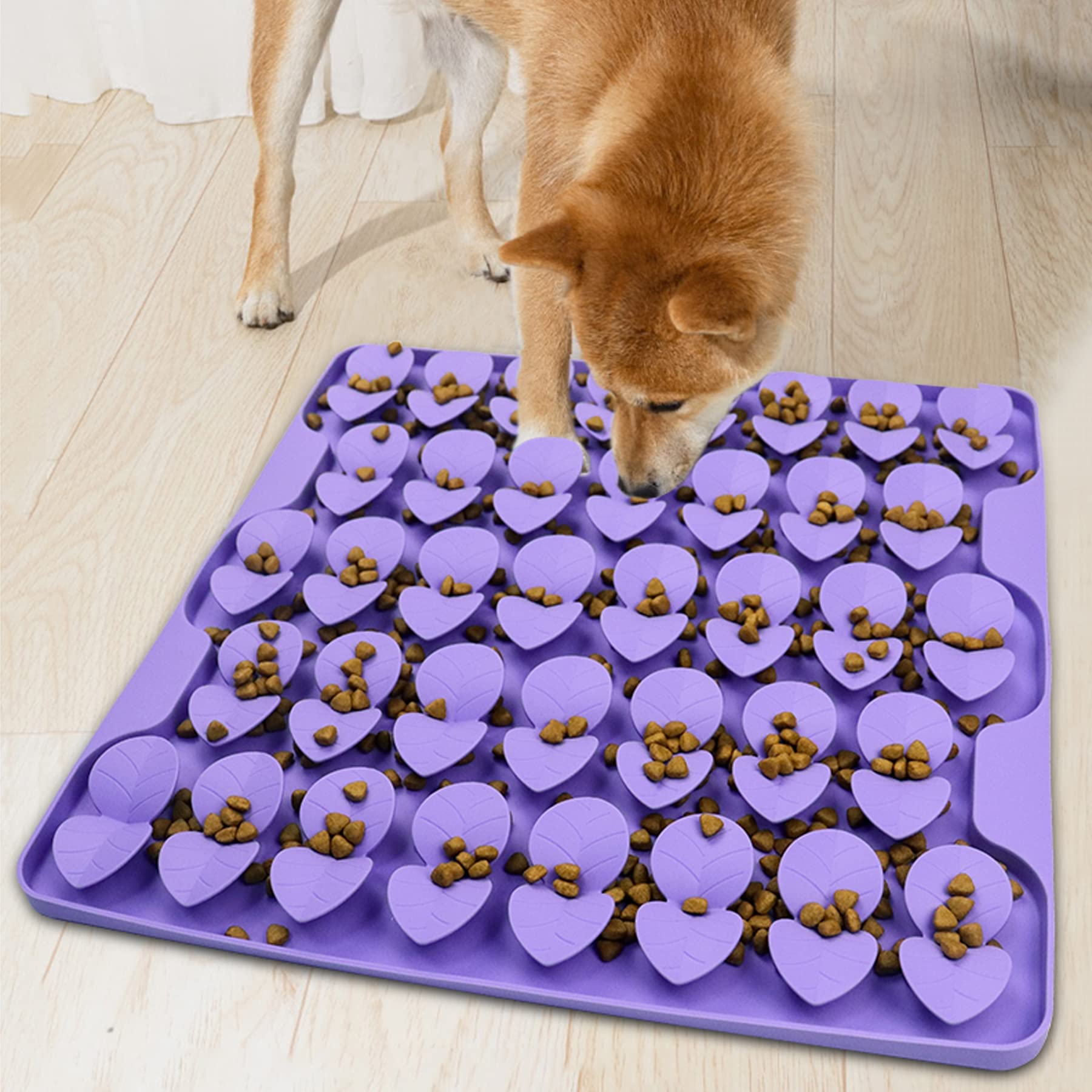 Femont snuffle mat for large dogs with a leaf design for slow feeding and enrichment
