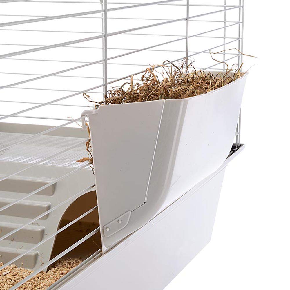 Ferplast Cavie 6-inch deep base helps keep litter contained.