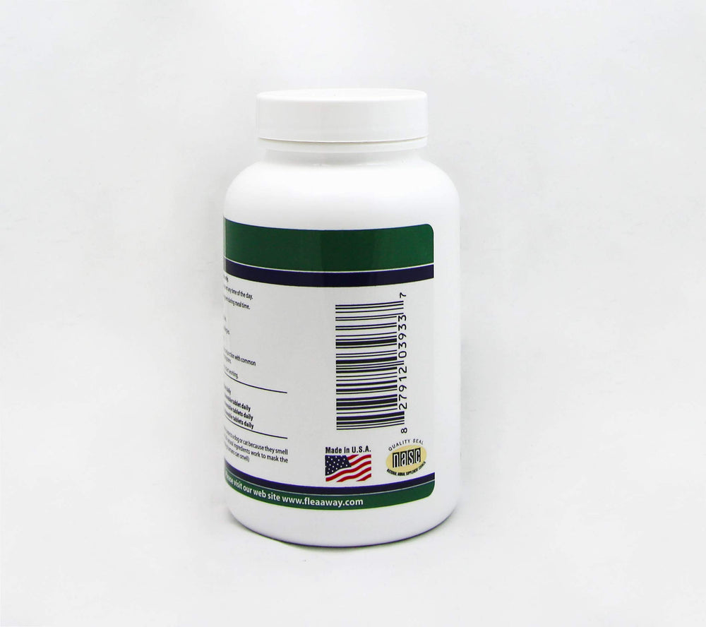 Flea Away skin and coat support chew enhances coat health and reduces shedding