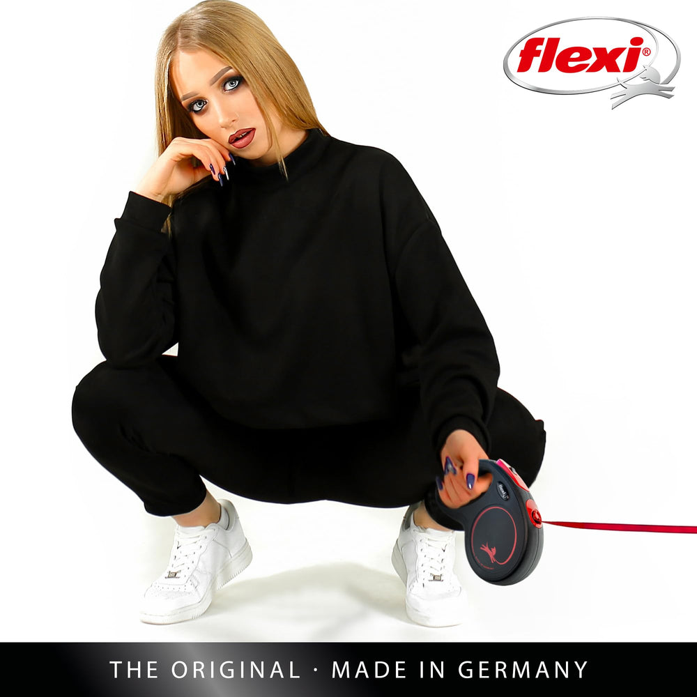 FLEXI leash extended to 16 feet for safe exploration
