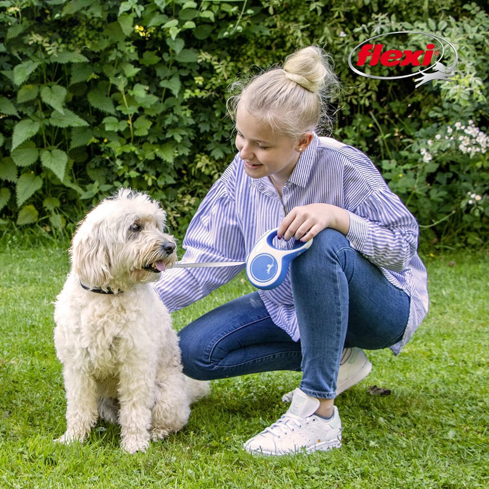 FLEXI New Comfort Tape Leash safety pause and lock for confident walking.