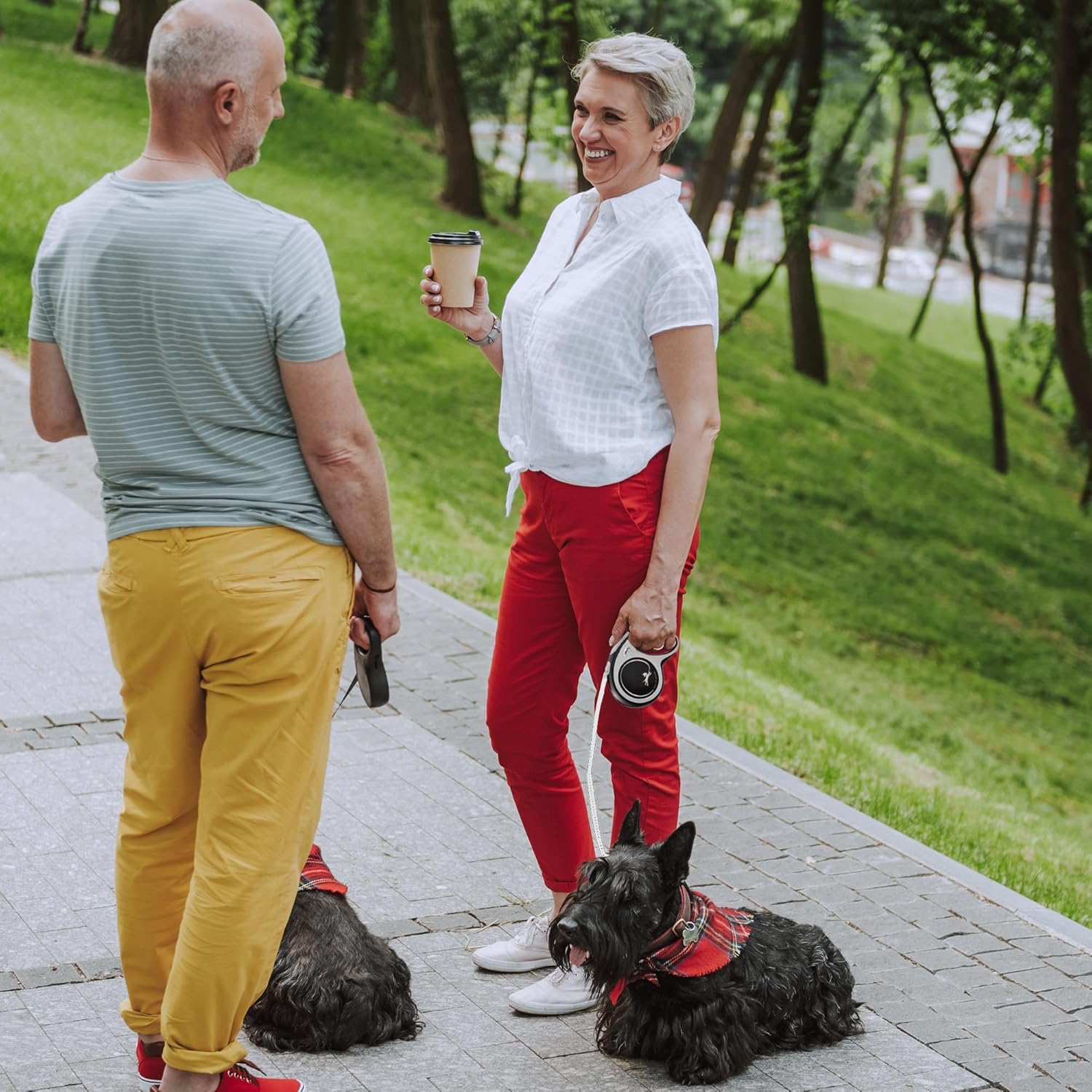 FLEXI urban-walk ready leash for comfortable city outings.