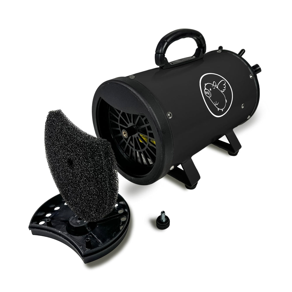 Flying Pig Grooming Flying One heater-vent detail highlights built-in warmth feature.