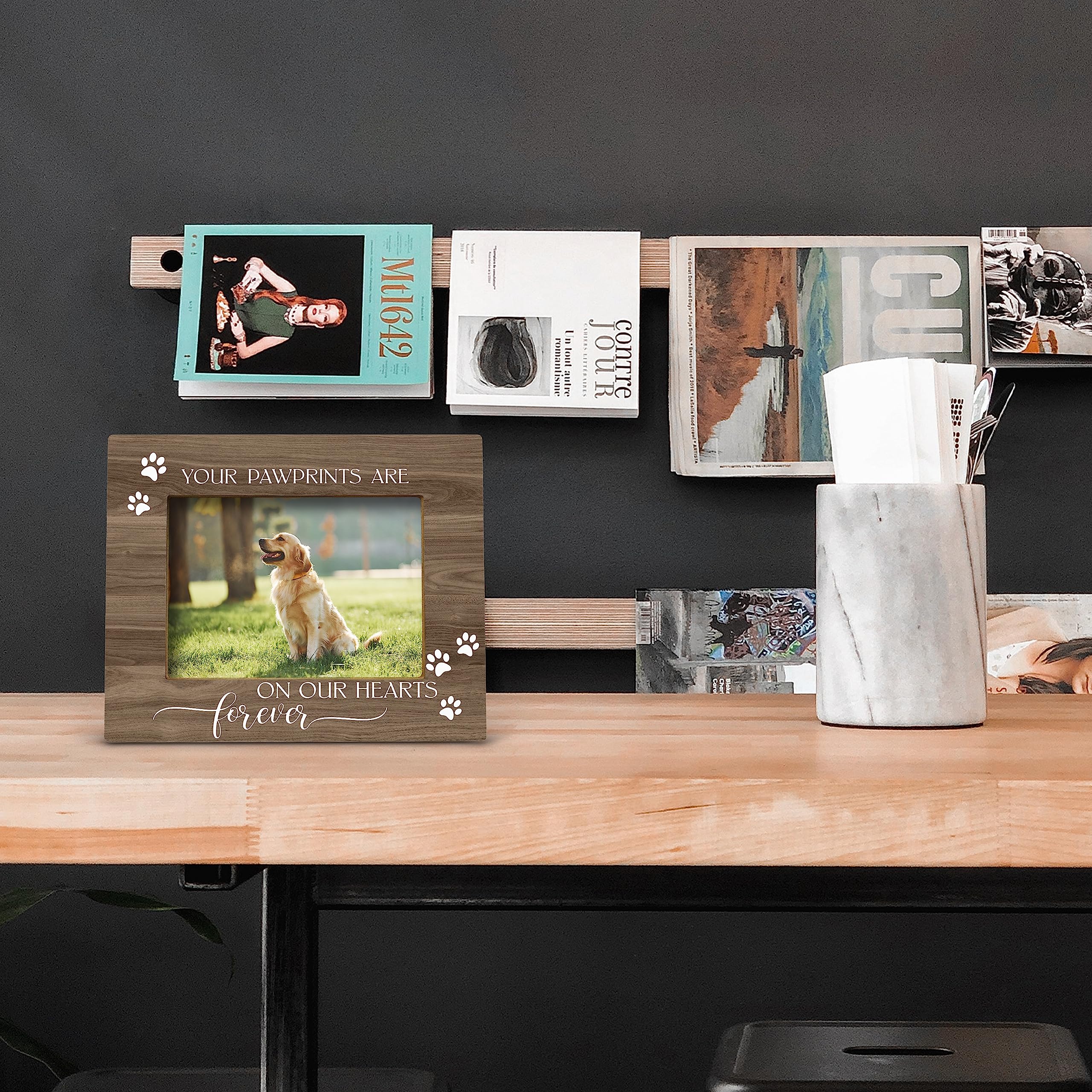 FONDCANYON memory-pet-photo-frame-wood showcases warm keepsake portraits.