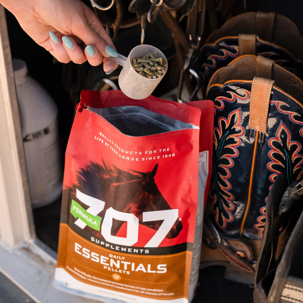 Formula 707 pellets in bowl demonstrate easy daily ration with minimal waste