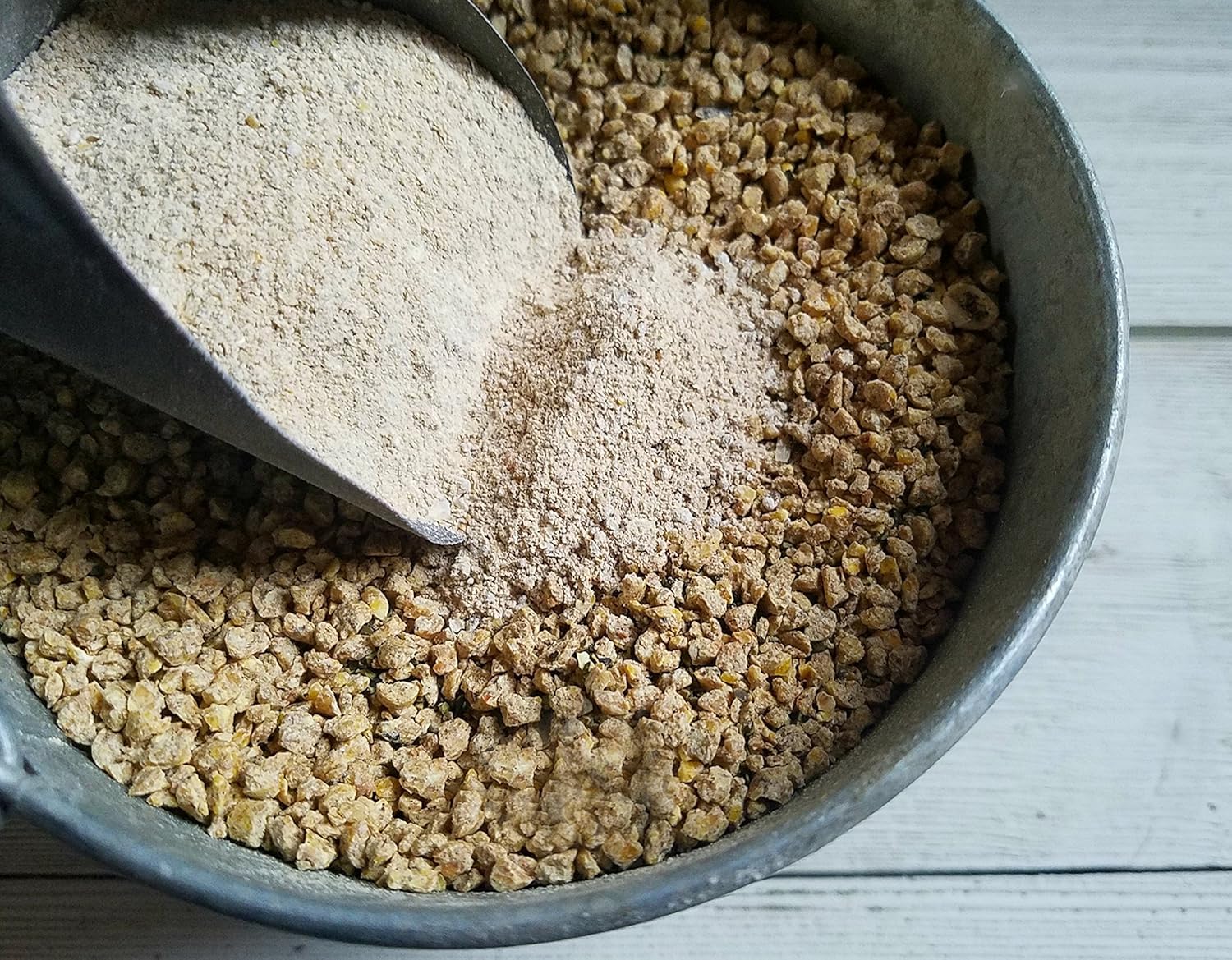 Fresh Eggs Daily Brewers Yeast Powder all-natural supplement for birds