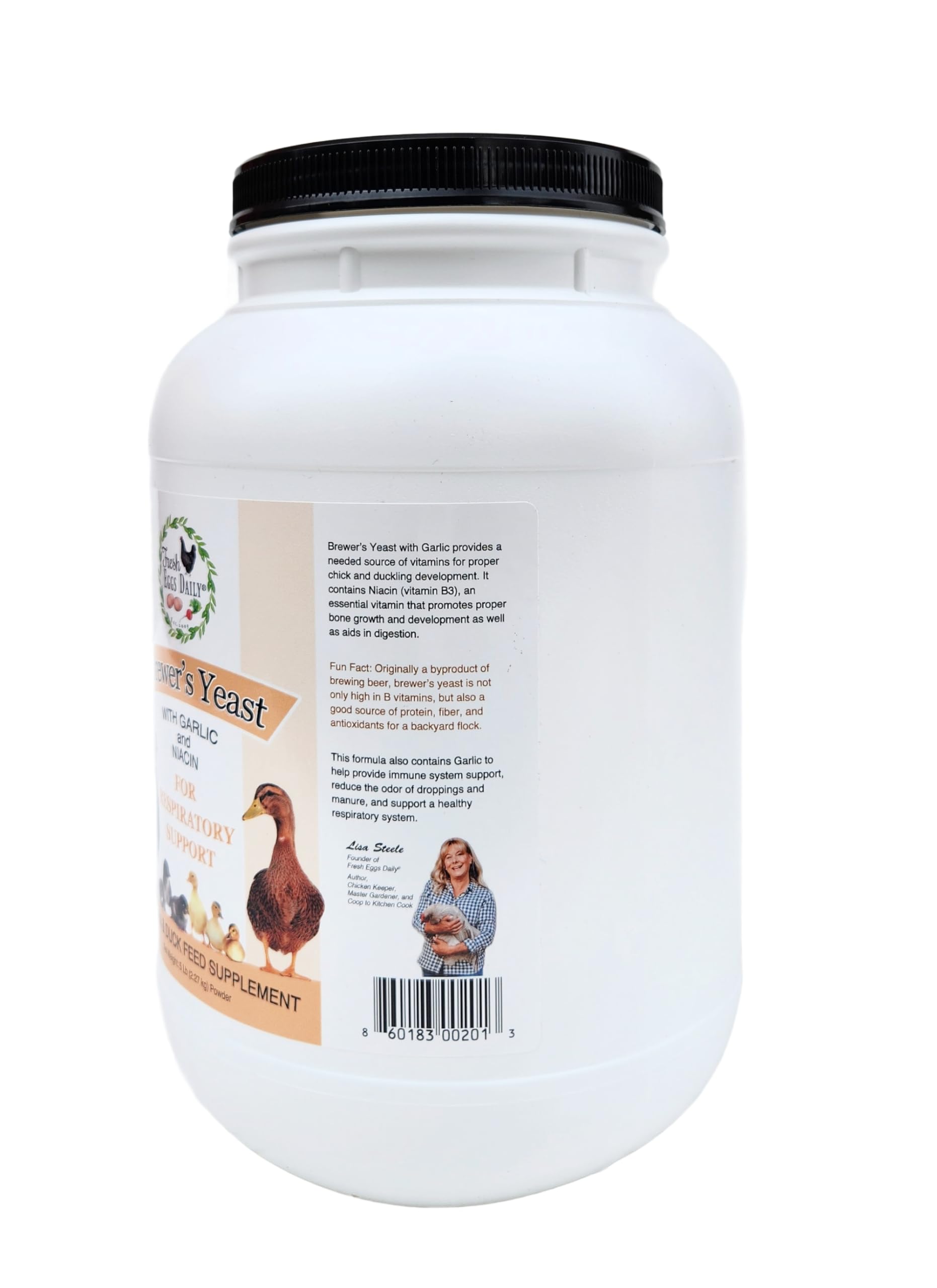 Fresh Eggs Daily coop-odor-reduction scene highlights cleaner coop environment.