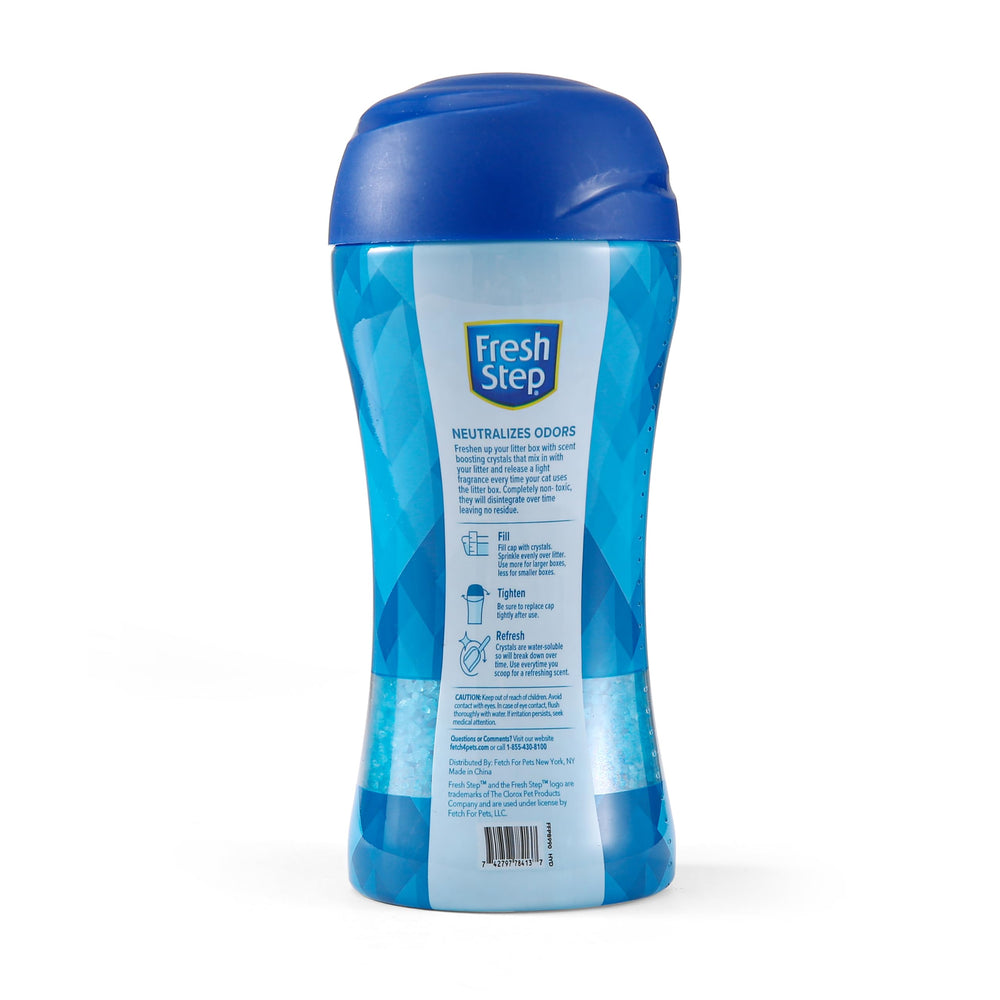 Fresh Step crystal dry form stays mess-free in litter.