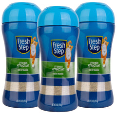 Fresh Step Litter Box Attractant Powder bottle for easy shake-and-pour during litter changes
