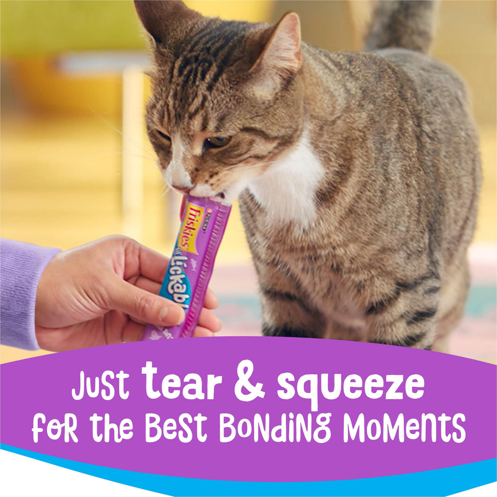 Cat-friendly squeeze tube for easy feeding