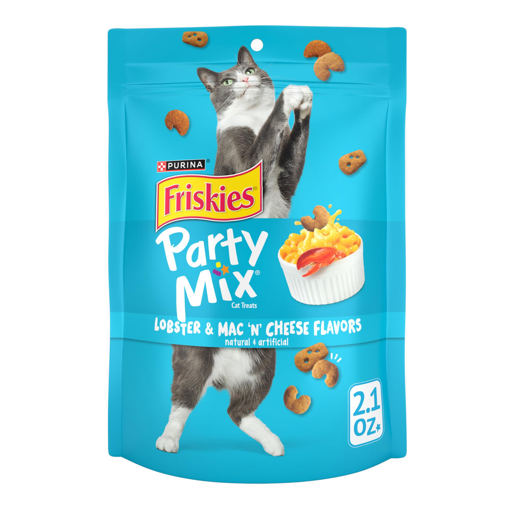 Friskies Party Mix Lobster Mac N Cheese bites with crunchy exterior and tender interior, ideal for playtime rewards.
