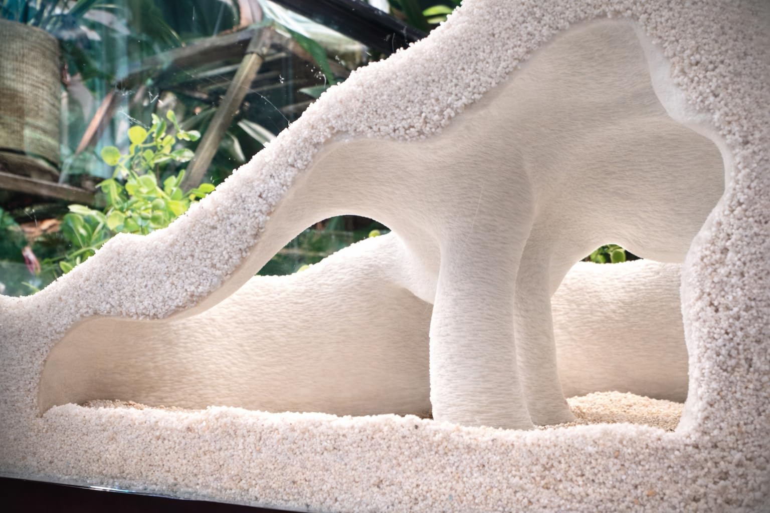 FROSTO corner cave hideout shows a natural mangrove look for tanks, a cozy shelter.