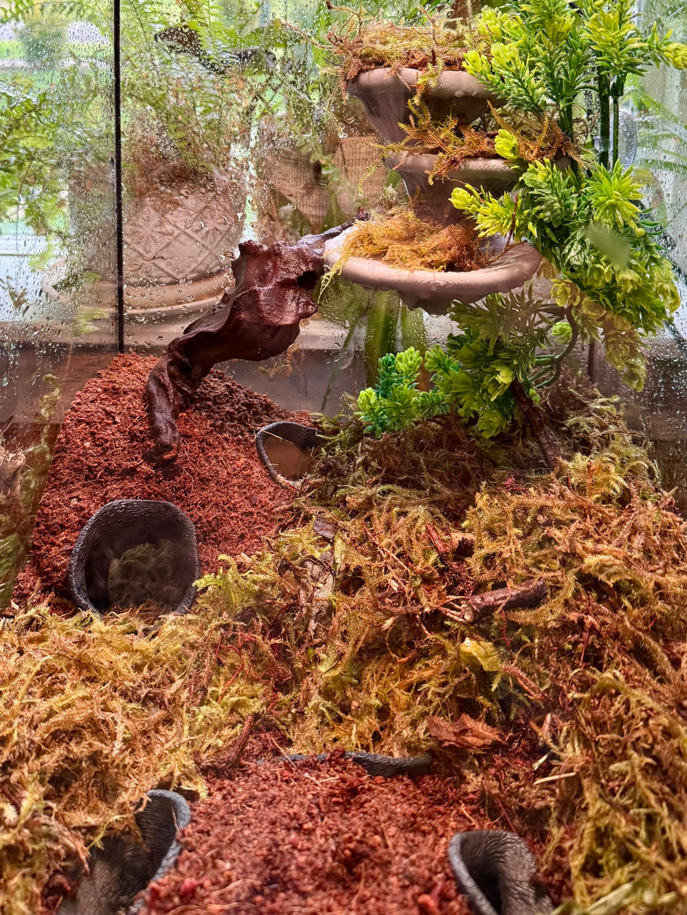 FROSTO space-saving corner design maximizes display area while blending in.