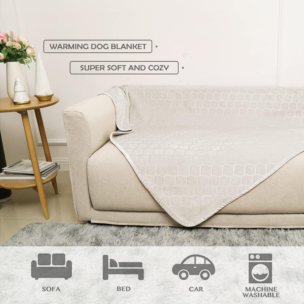 Fuguitex blanket shown in machine-washable care setup for easy cleaning.