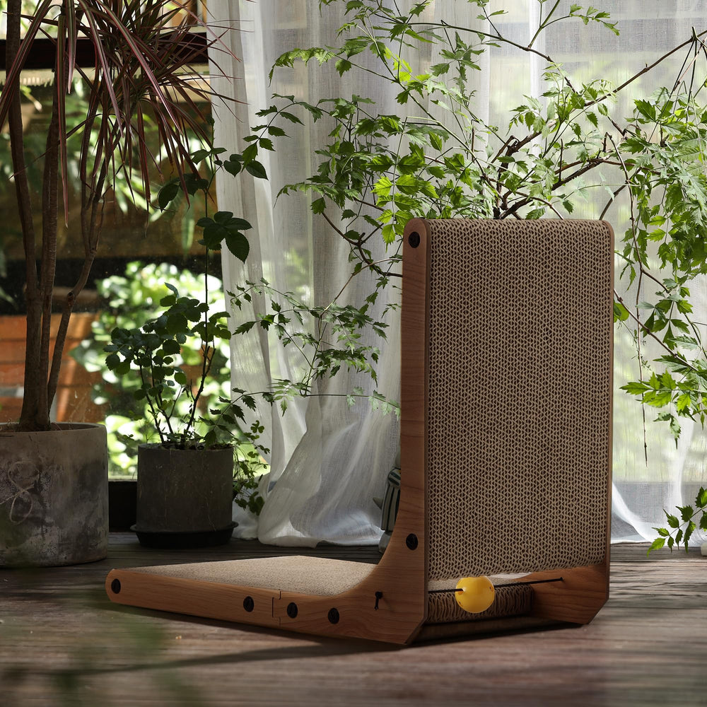 FUKUMARU Cat Scratcher features an 18.9-inch scratching surface.