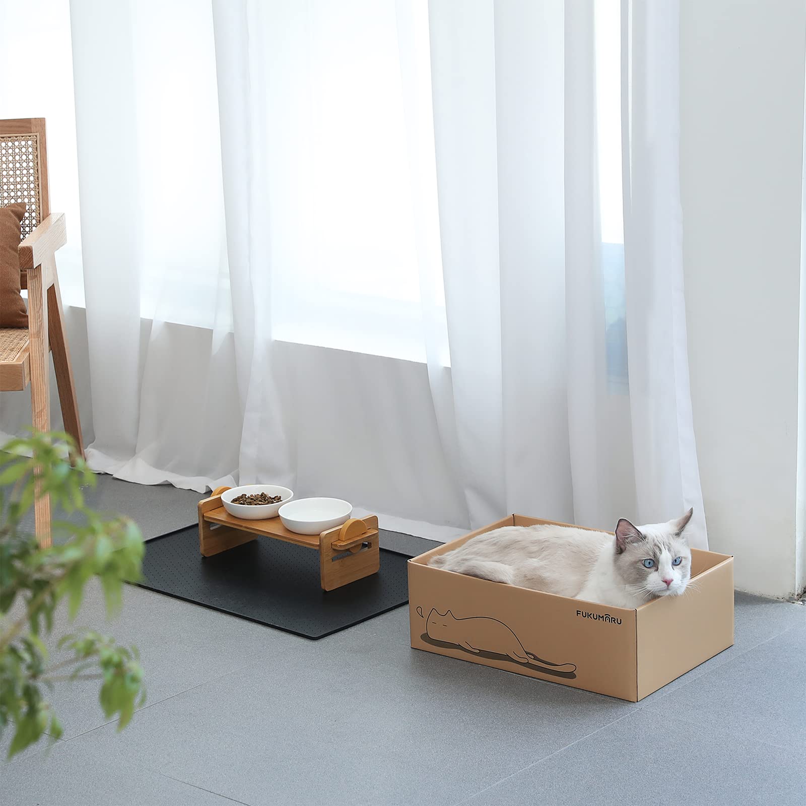 FUKUMARU durable cardboard scratchers handle daily play and clawing.
