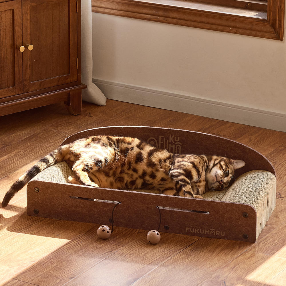 FUKUMARU helps protect furniture from cat claws.
