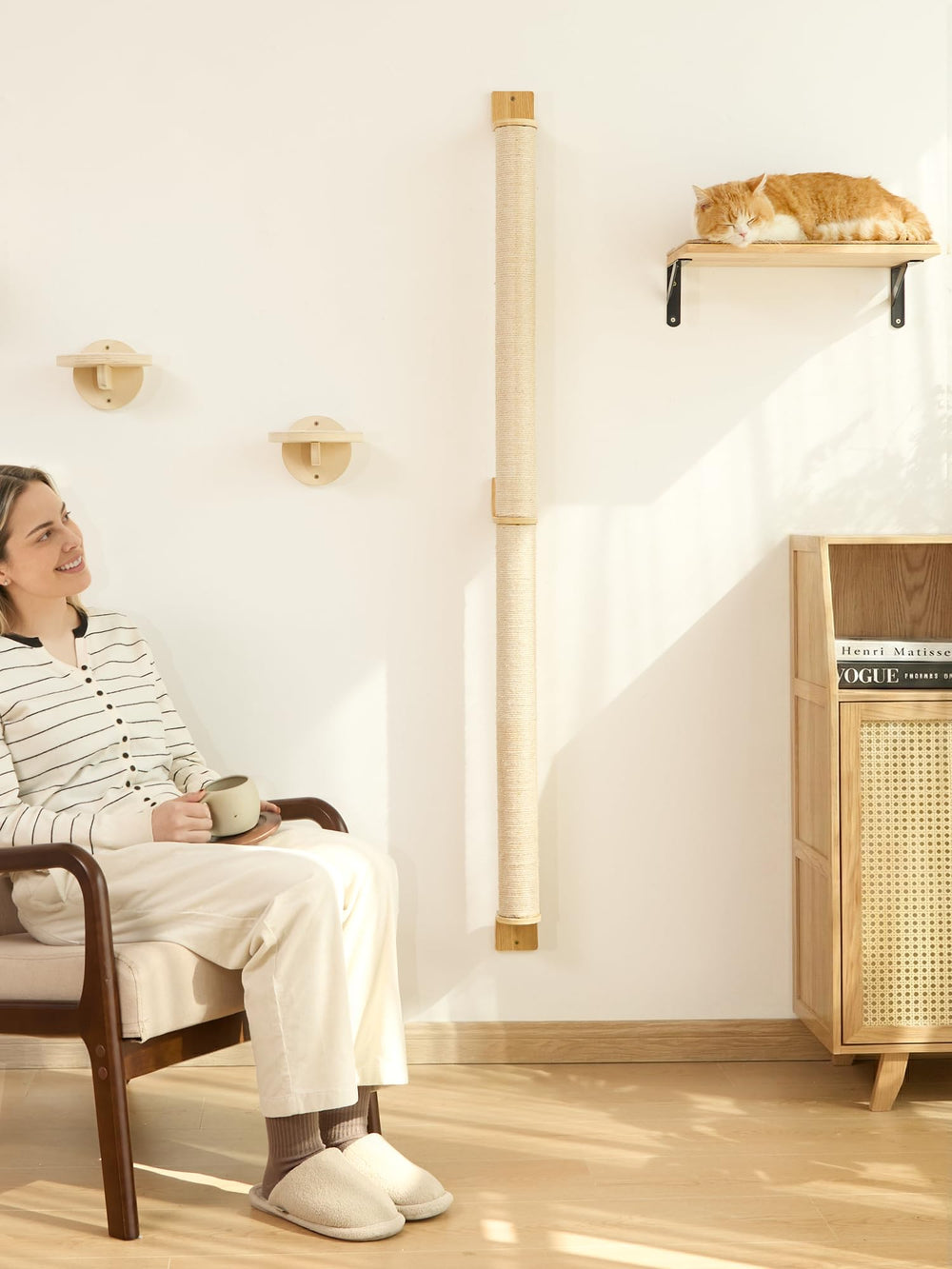 FUKUMARU minimalist design blends with modern decor in a living room.