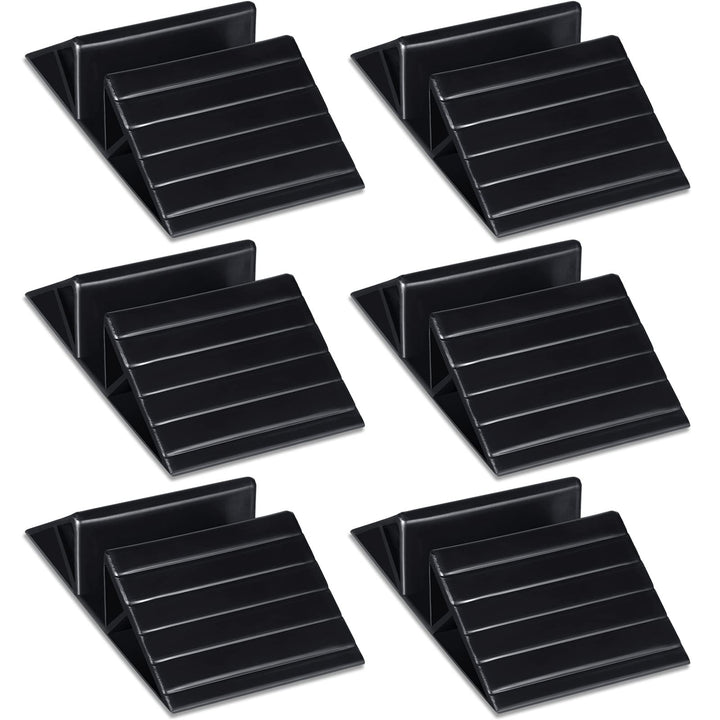 Geelin pet gate feet assembly showing quick tool-free setup for stable freestanding gates.