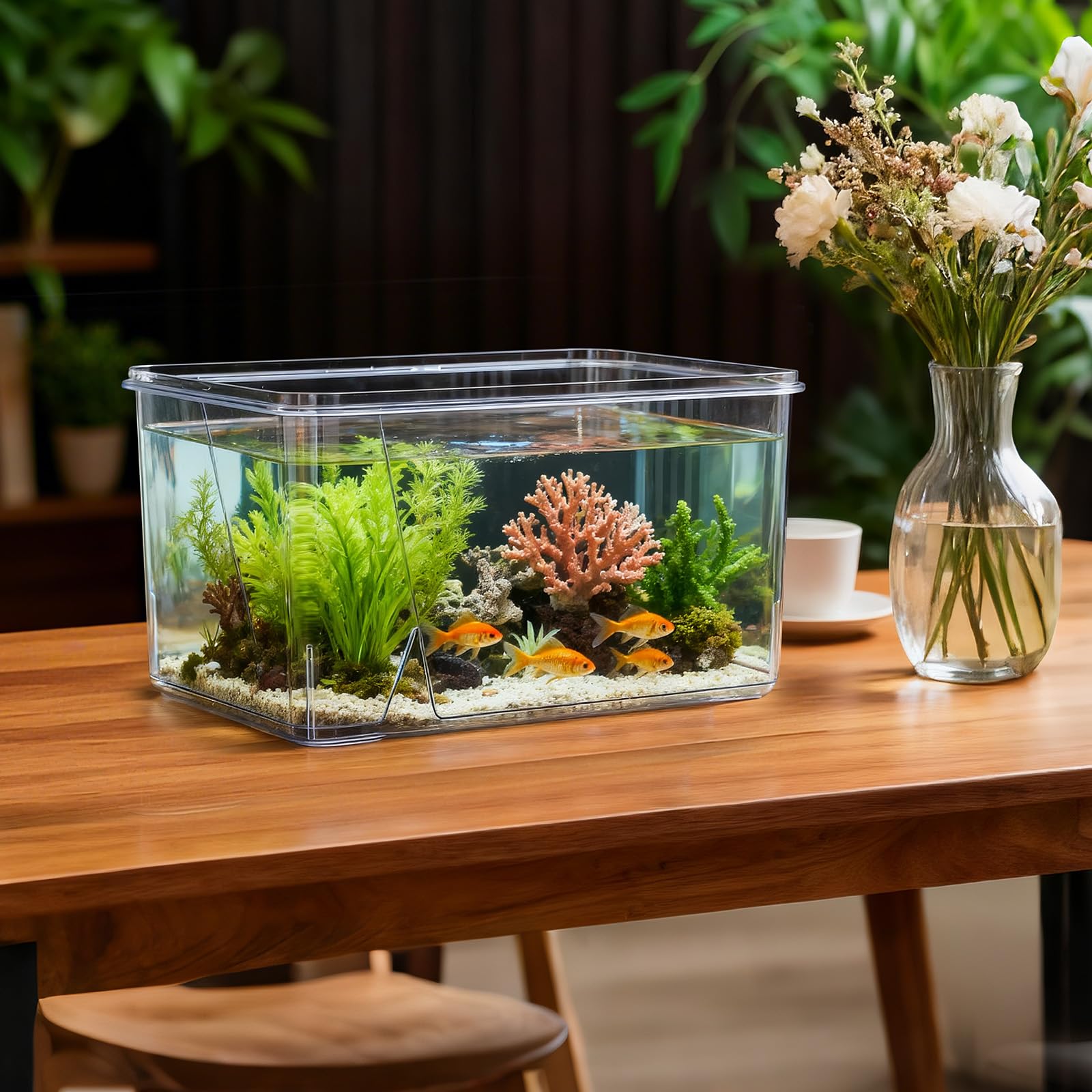 Geelin square fish tank shows crystal-clear clarity for life inside