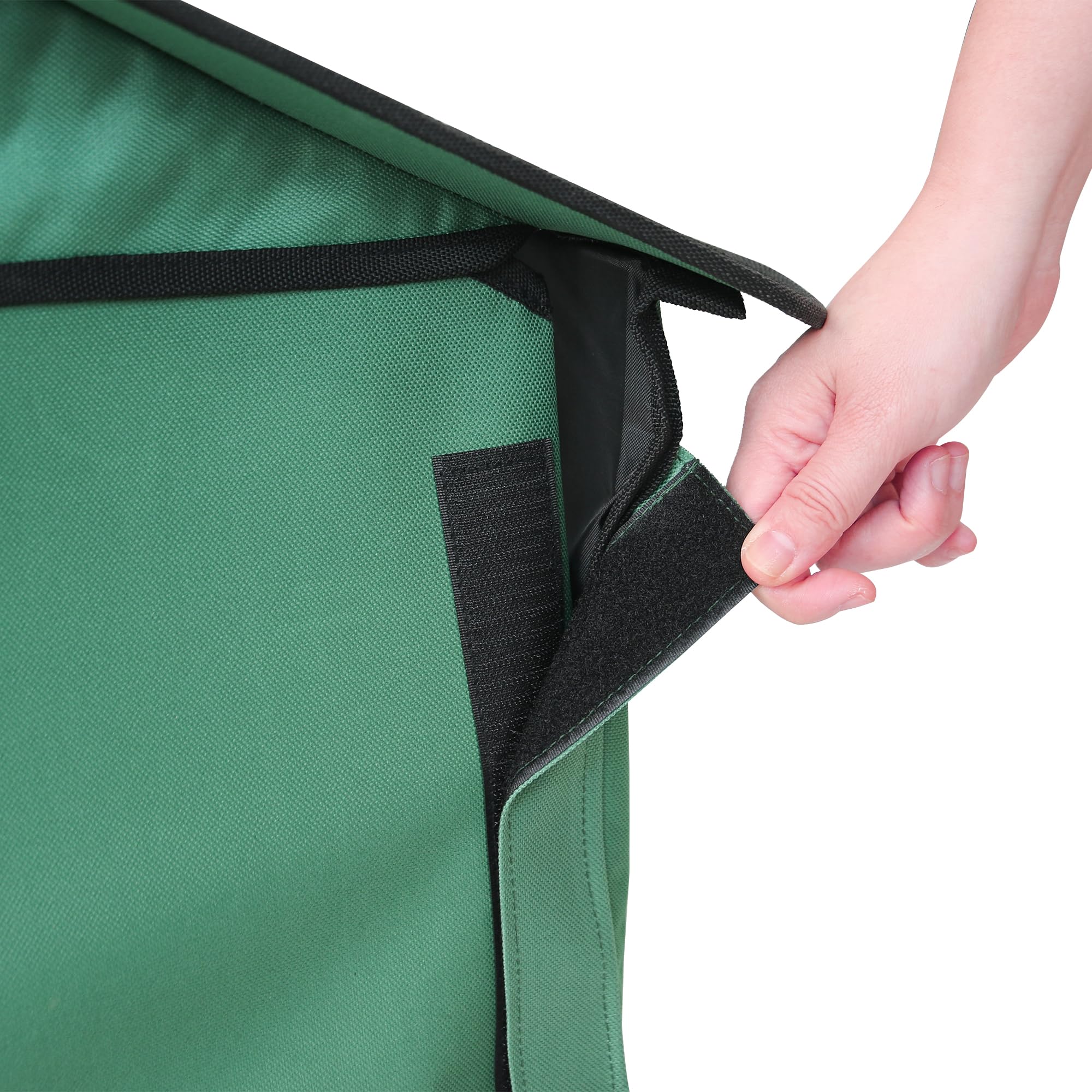 GeerDuo green exterior blends with garden spaces.