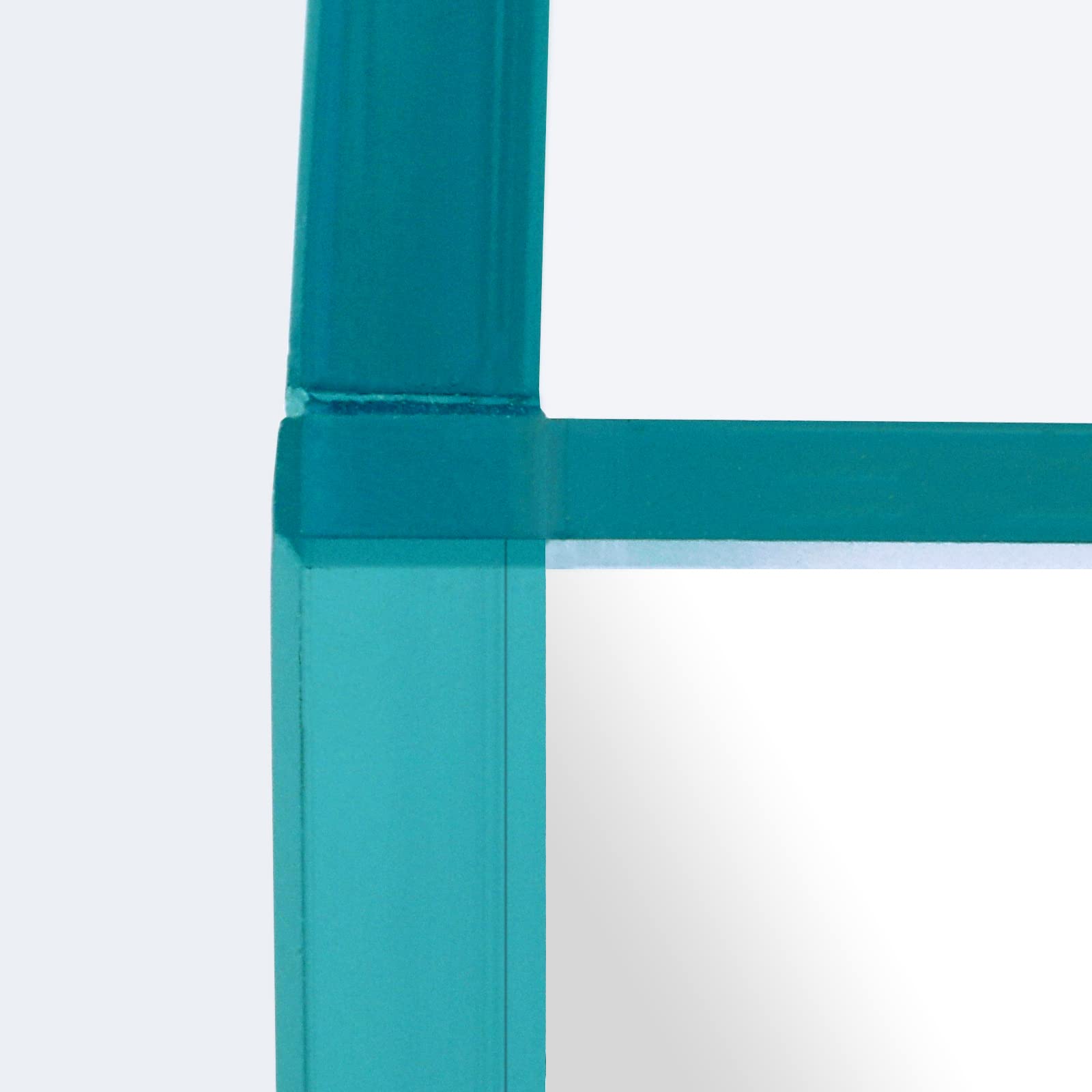 Close-up of low iron glass edge on Generic 7Gal aquarium.