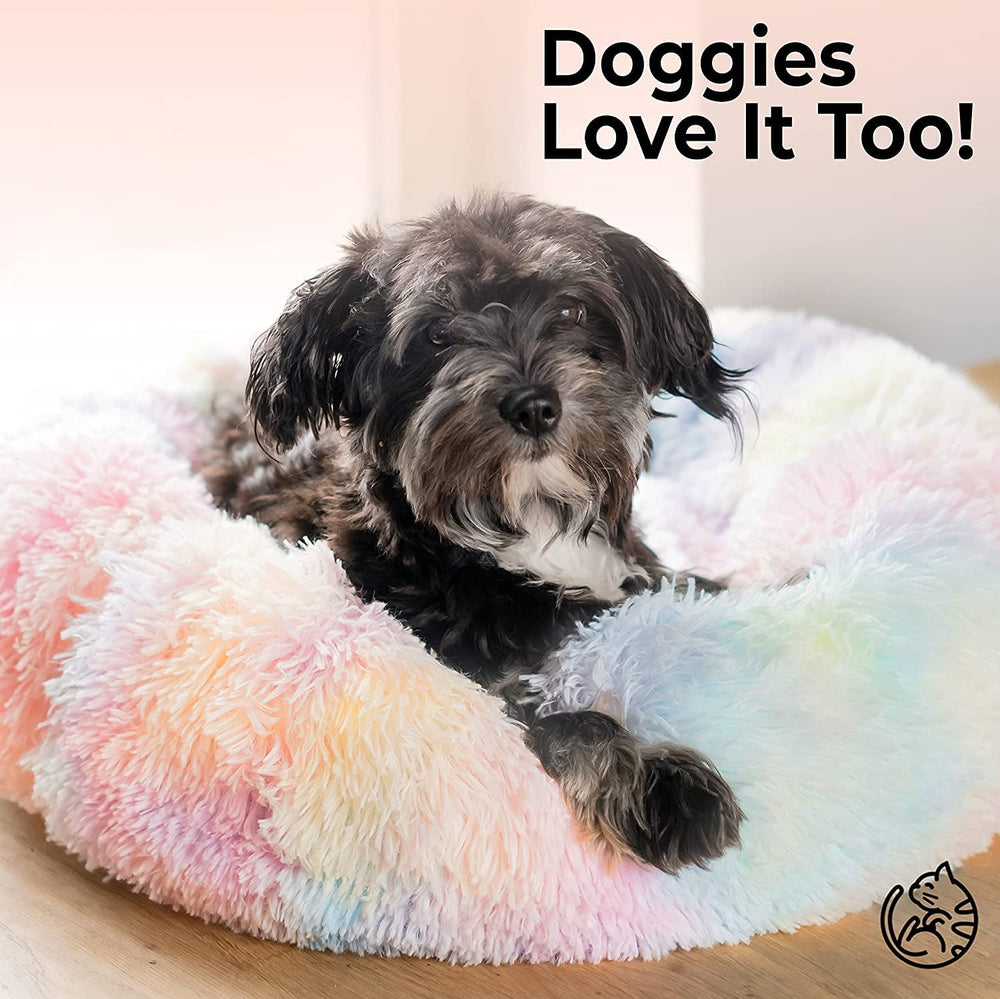 Moisture-proof lining keeps the bed dry between uses.